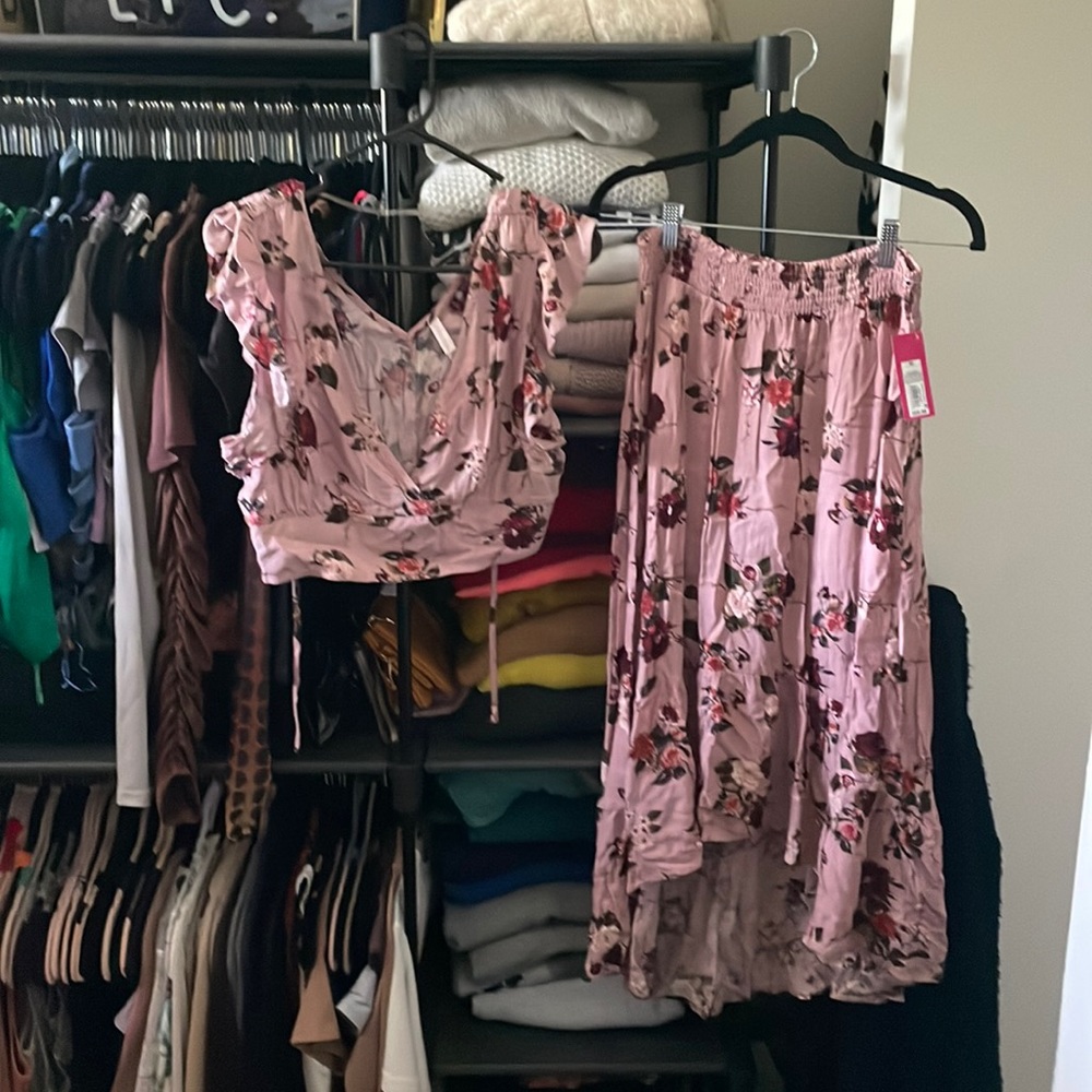 Skirt and crop top matching set